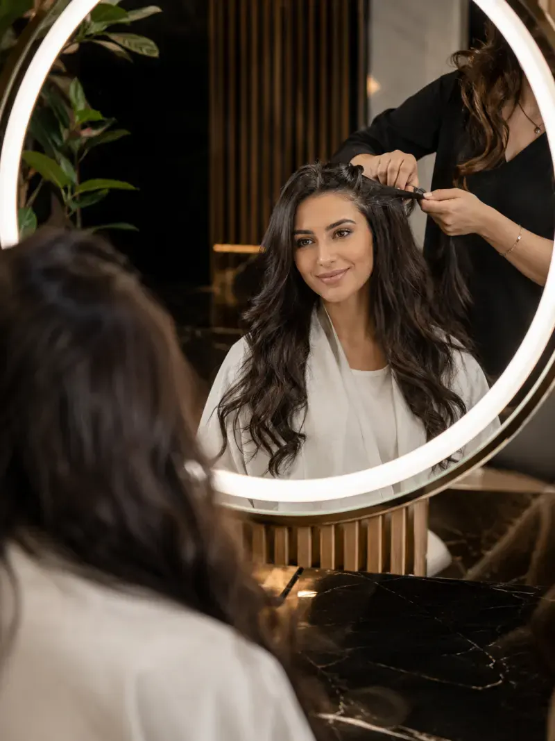 Hair Black salonunda saç uzatma uygulaması