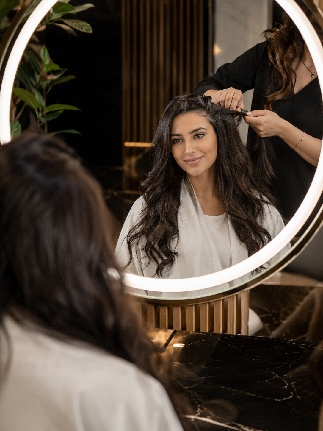 Hair Black salonunda saç uzatma uygulaması